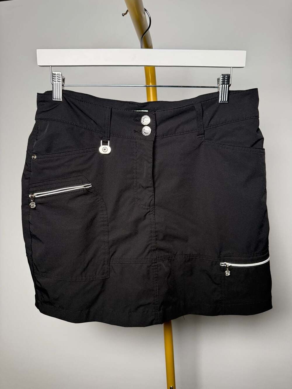 Daily Sports XDS Black Athletic Golf Skort with Zipper Pockets Sz US 6
